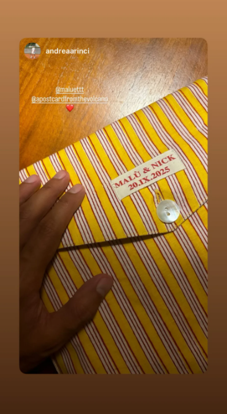 Ο Νικόλας Νιάρχος και η Μαλού Ντάλα Πίκολα γιόρτασαν με συγγενείς και φίλους τον έρωτά τους στη Ρώμη