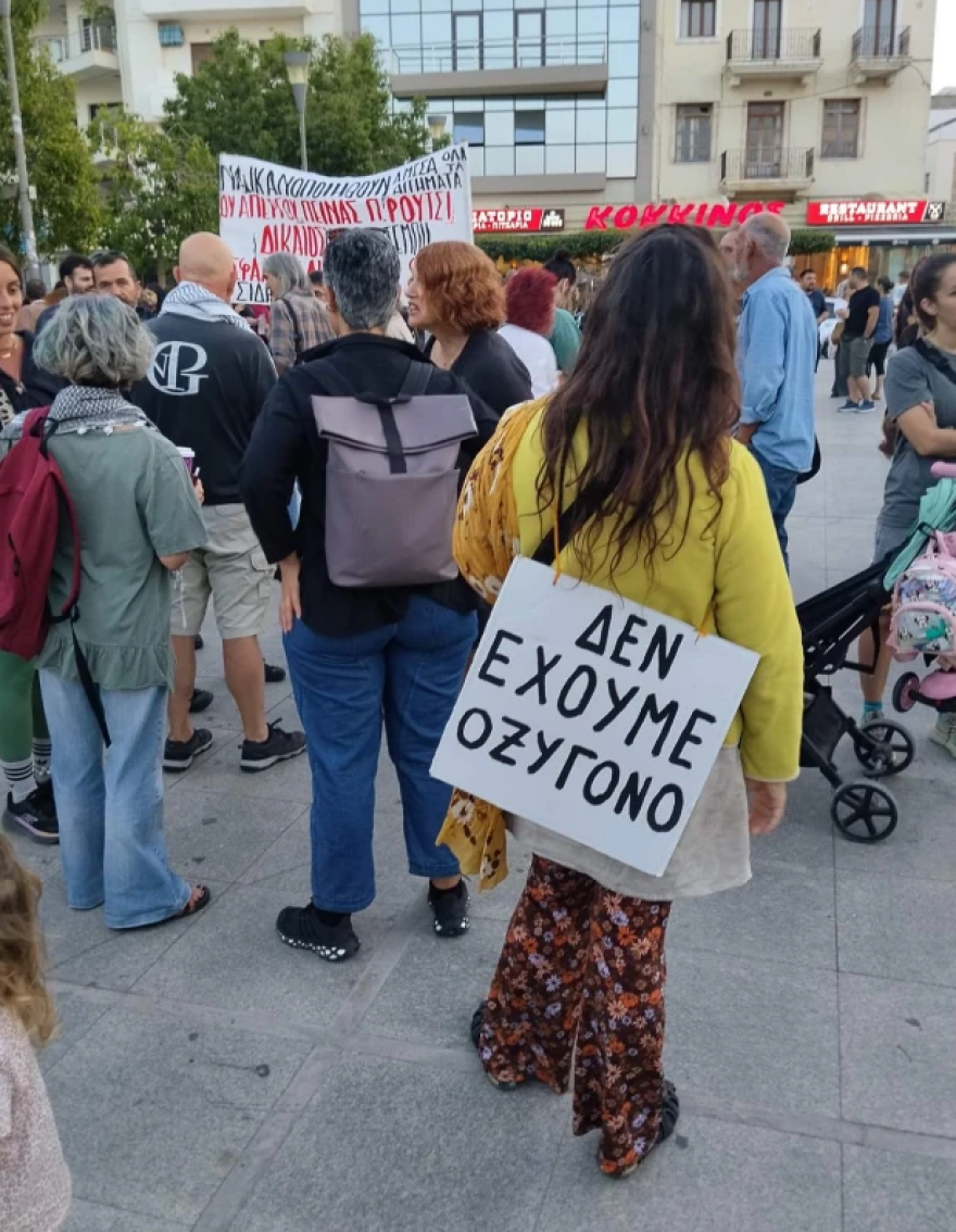 Συγκέντρωση αλληλεγγύης στον Πάνο Ρούτσι στην πλατεία Συντάγματος - «14 ημέρες δεν ένιωσα πείνα και δίψα αλλά αγάπη»