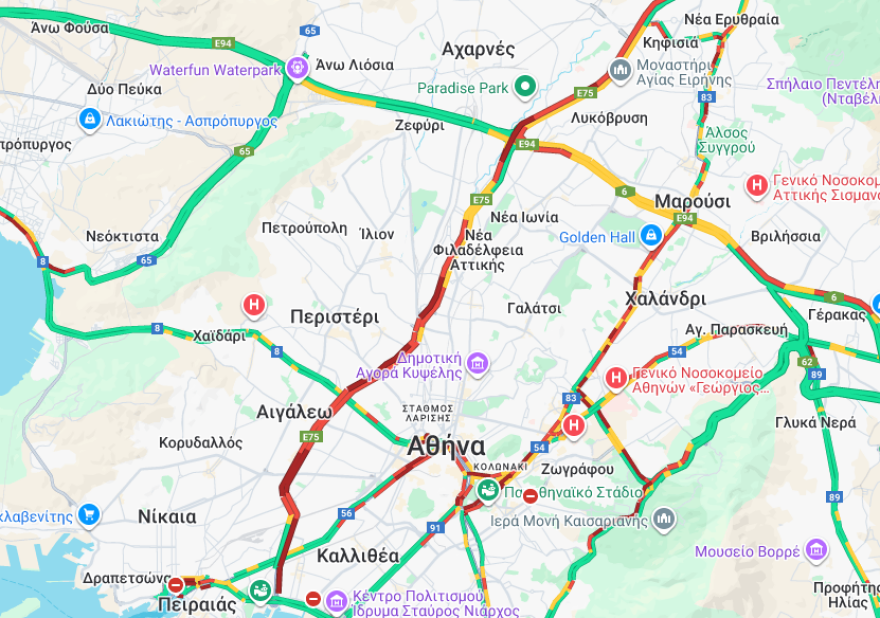 Στα κόκκινα η κίνηση στην Αττική - «Έμφραγμα» στον Κηφισό, καθυστερήσεις σε κεντρικούς δρόμους
