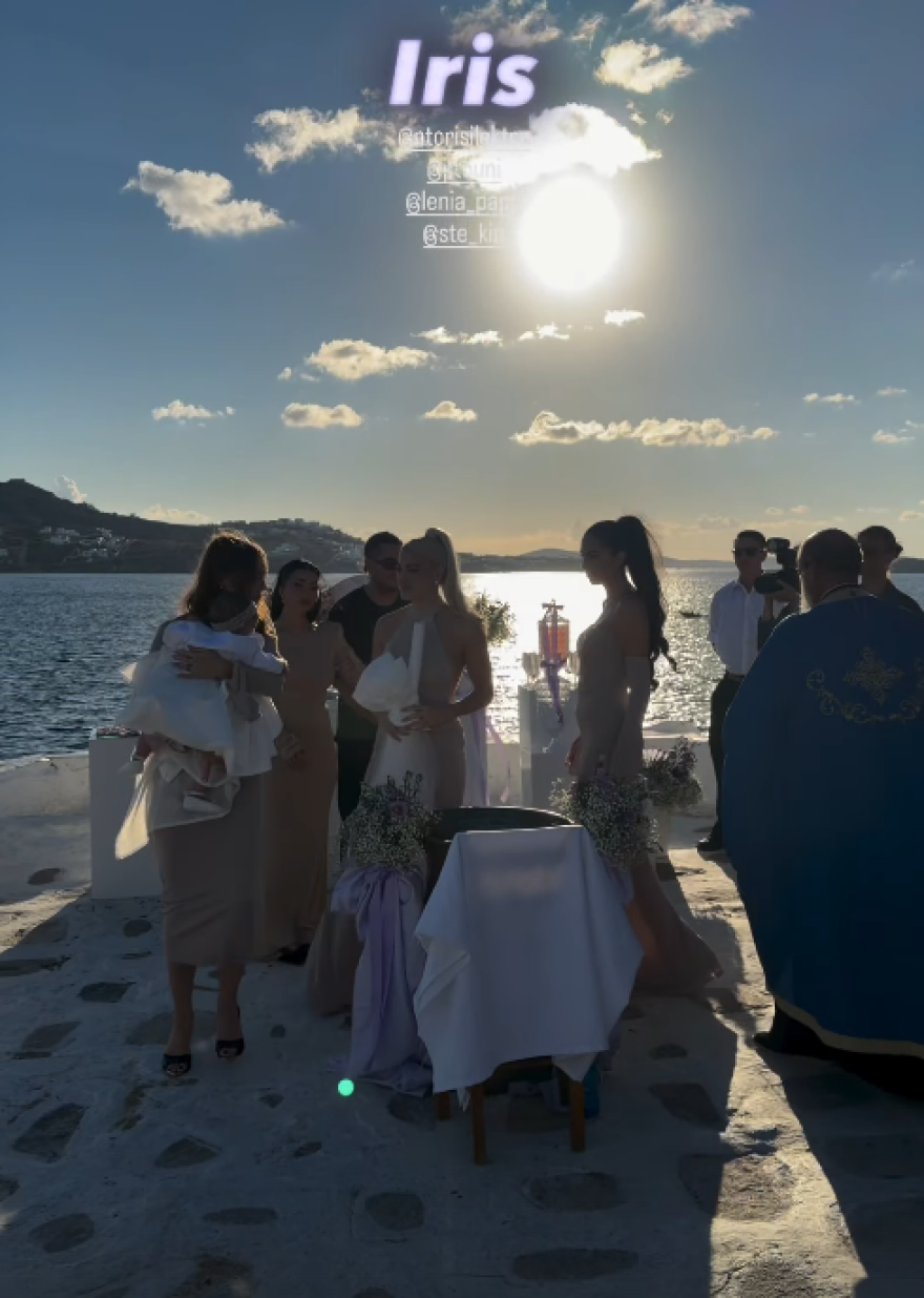 Η Ιωάννα Τούνη έγινε νονά - Βάφτισε την κόρη φίλης της στη Μύκονο
