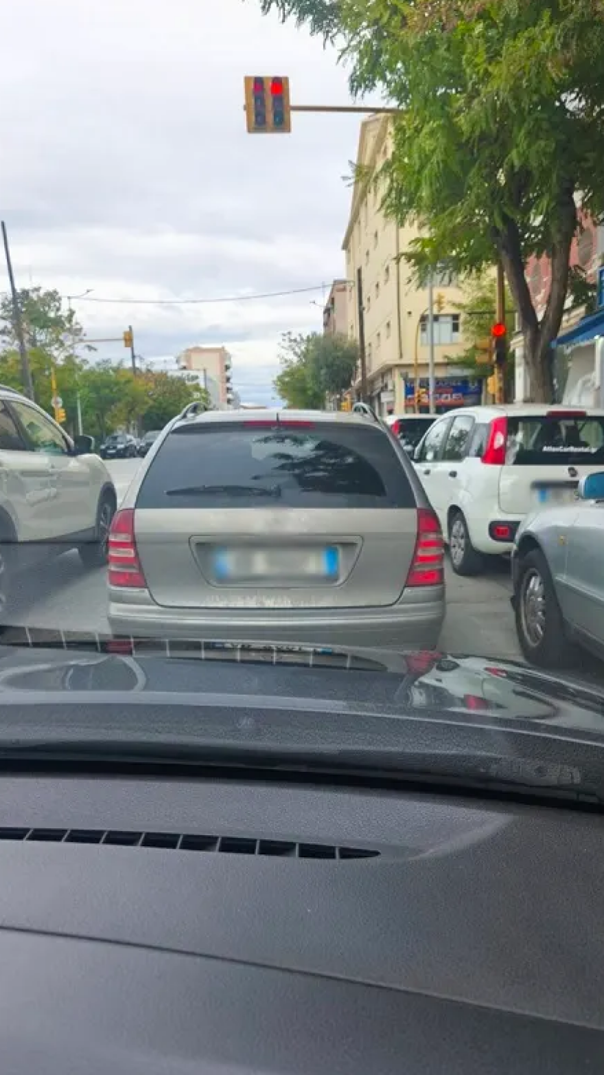 Οδηγοί ΙΧ με ξένες πινακίδες έκαναν τους ταξιτζήδες στη Θεσσαλονίκη Οδηγοί ΙΧ με ξένες πινακίδες έκαναν τους ταξιτζήδες στη Θεσσαλονίκη