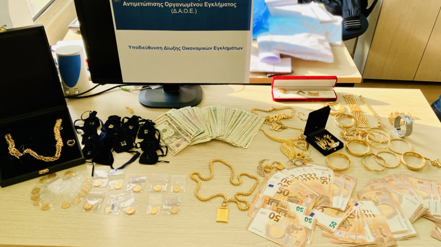 Ζημία άνω των 2,1 εκατ. ευρώ στο Δημόσιο από κύκλωμα που διέπραττε απάτες σε βάρος του ΕΦΚΑ μέσω εταιρειών ρούχων
