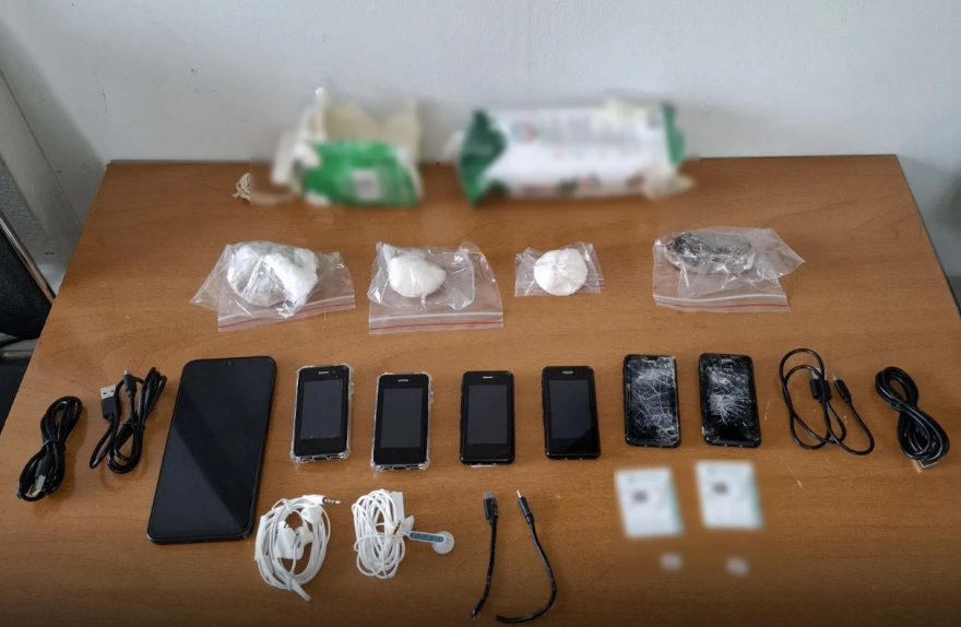 Αυτοσχέδιο μαχαίρι, ναρκωτικά και κινητά βρέθηκαν στις φυλακές Τρικάλων - Δείτε φωτογραφίες