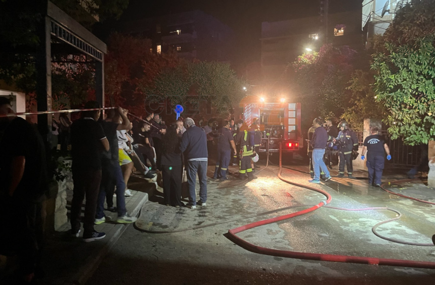 Έβαλε φωτιά και έκαψε την μάνα και τον θείο του σε διαμέρισμα στο Ηράκλειο, ο ένας ήταν με σακούλα στο κεφάλι - Ο δράστης πήδηξε από το μπαλκόνι