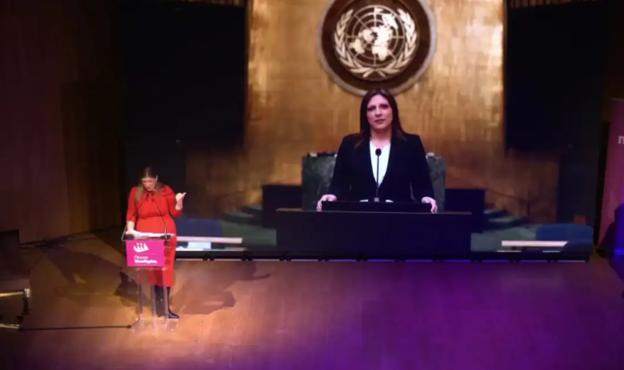 «Πλεύση Ελευθερίας Μονοπρόσωπη ΕΠΕ» - Τι γράφουν στα social media για την Κωνσταντοπούλου ως πυροσβέστη, αρχαία Ελληνίδα, ψαρά αθλήτρια και... στρατιώτη