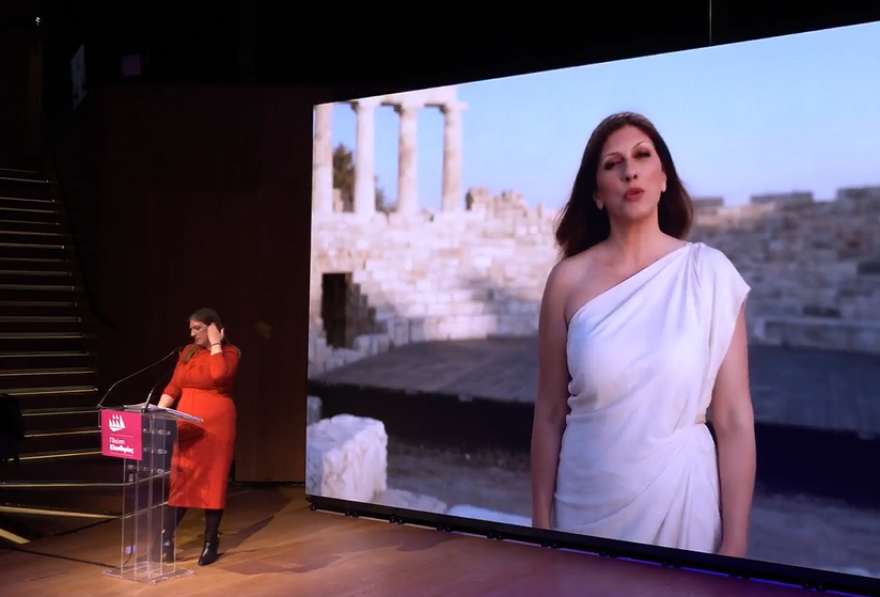 «Πλεύση Ελευθερίας Μονοπρόσωπη ΕΠΕ» - Τι γράφουν στα social media για την Κωνσταντοπούλου ως πυροσβέστη, αρχαία Ελληνίδα, ψαρά αθλήτρια και... στρατιώτη