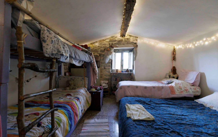 Ιταλία: Οικογένεια που ζούσε εκτός δικτύου έχασε την επιμέλεια των τριών παιδιών της από τις αρχές