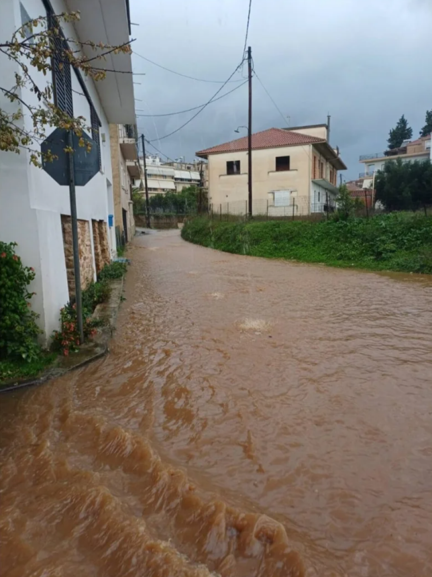 Πλημμύρες και κατολισθήσεις από την κακοκαιρία σε Ήπειρο και Κέρκυρα - Εκδόθηκαν 112 σε Ιωάννινα, Άρτα, Πρέβεζα και Θεσπρωτία (βίντεο και φωτογραφίες)