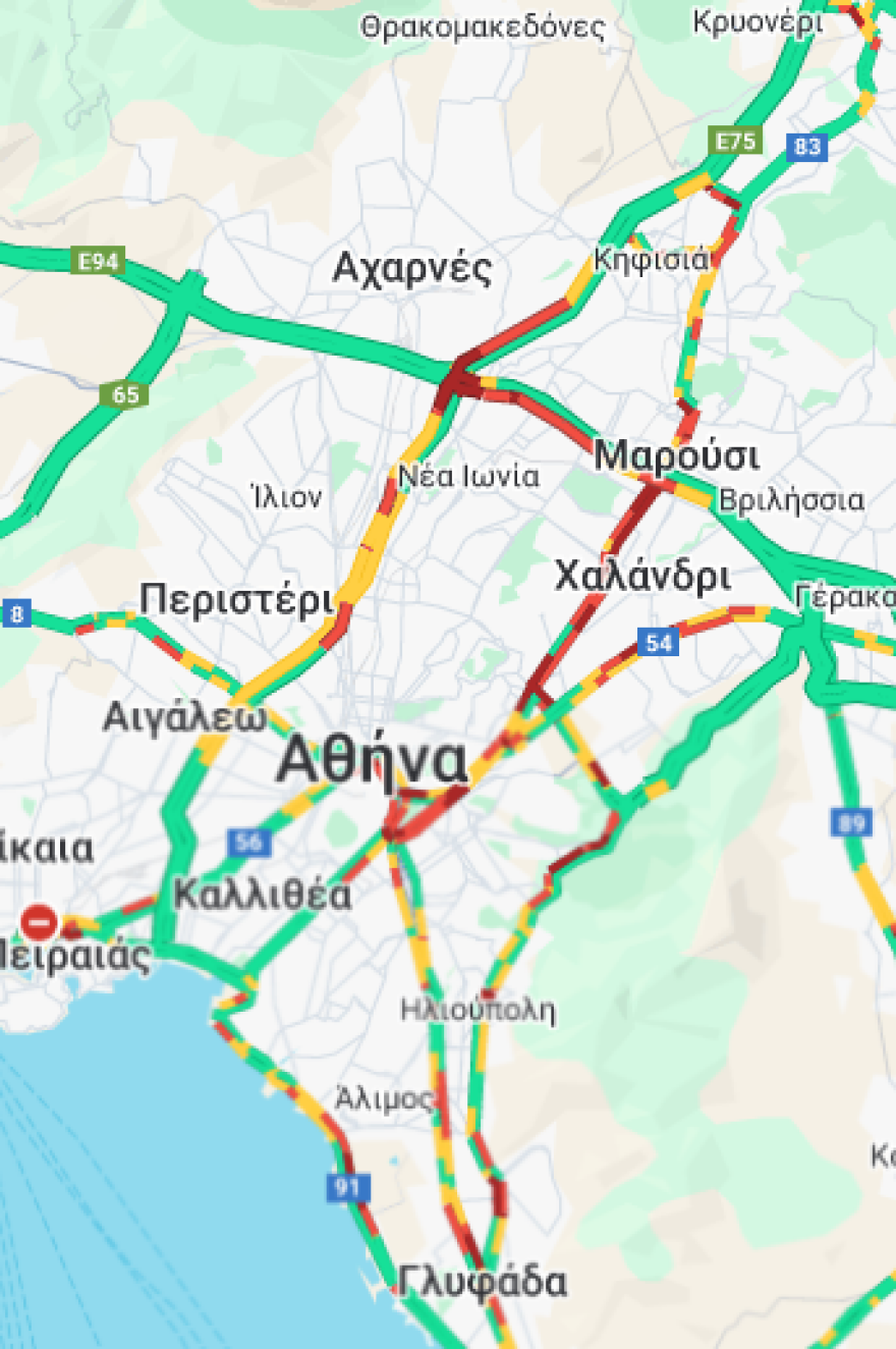 Στο κόκκινο η κίνηση στην Κηφισίας, καθυστερήσεις σε Κηφισό και Αττική Οδό