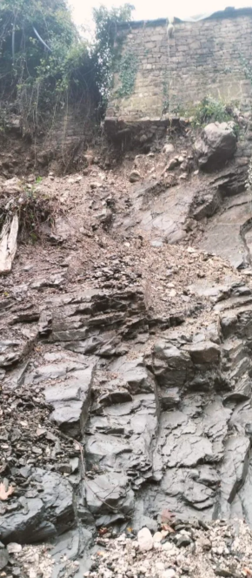 Κινδυνεύει με κατάρρευση ο μύλος των Αγνάντων μετά τις κατολισθήσεις - Δείτε φωτογραφίες