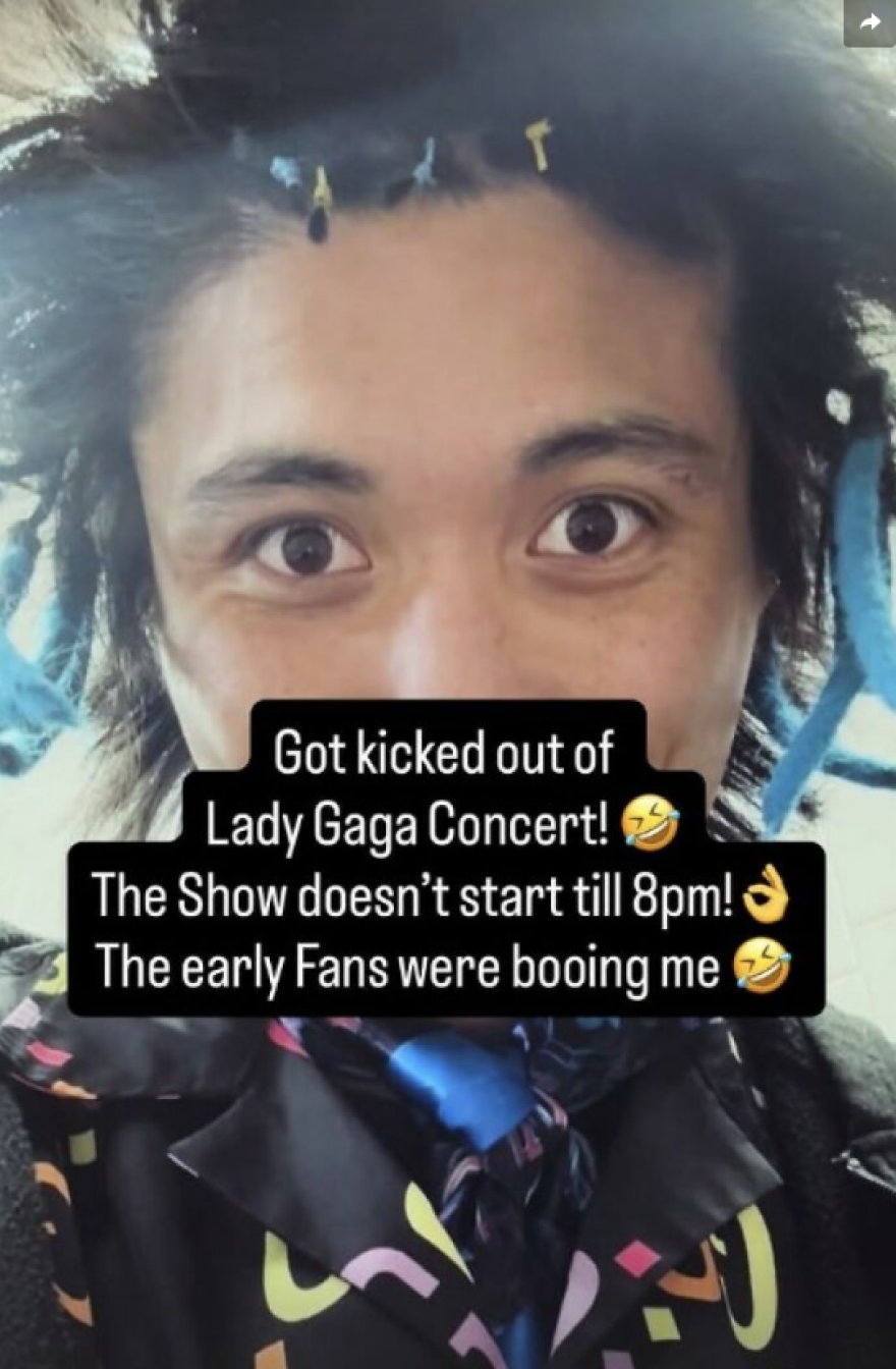 Πέταξαν έξω από συναυλία της Lady Gaga τον άντρα που είχε επιτεθεί στην Αριάνα Γκράντε