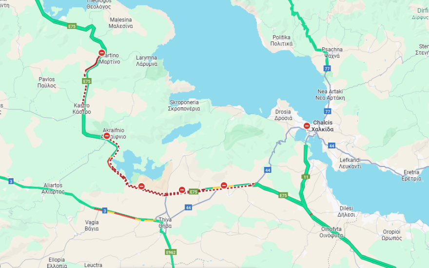 Ταλαιπωρία για τους ταξιδιώτες σε Μαρτίνο, Κιάτο και Αρχαία Νεμέα, έκλεισαν δρόμους οι αγρότες