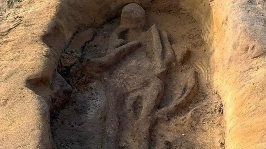 Τα έργα για πυρηνικό σταθμό στη Βρετανία αποκάλυψαν «πριγκιπικό» τάφο, δείτε εικόνες