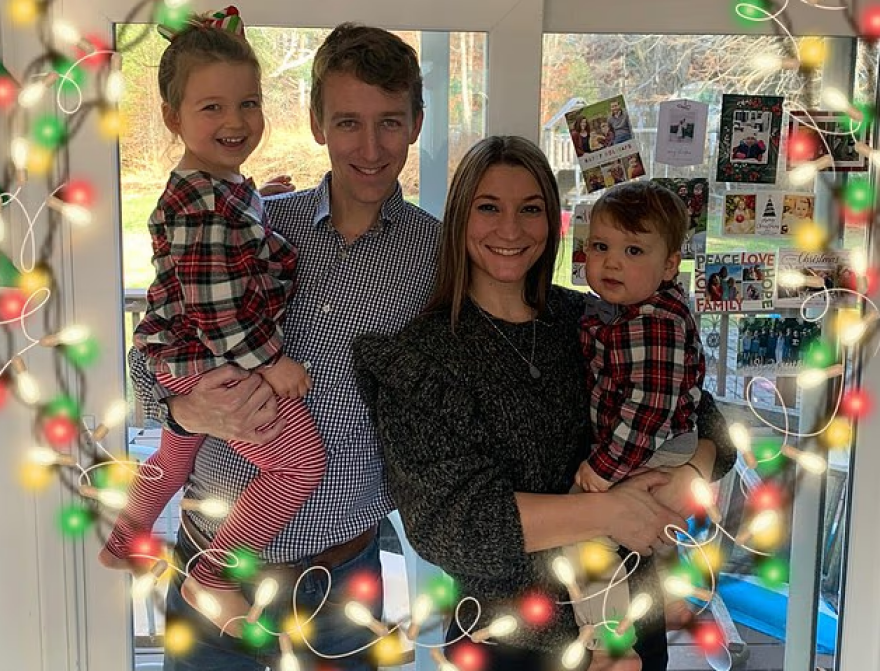 &Phi;&rho;&iota;&kappa;&tau;ή &upsilon;&pi;ό&theta;&epsilon;&sigma;&eta; &sigma;&tau;&eta; &Mu;&alpha;&sigma;&alpha;&chi;&omicron;&upsilon;&sigma;έ&tau;&eta;: Έ&pi;&nu;&iota;&xi;&epsilon; &tau;&alpha; &pi;&alpha;&iota;&delta;&iota;ά &tau;&eta;&sigmaf; &mu;&epsilon; &lambda;ά&sigma;&tau;&iota;&chi;&alpha; &gamma;&upsilon;&mu;&nu;&alpha;&sigma;&tau;&iota;&kappa;ή&sigmaf; &alpha;&phi;&omicron;ύ έ&sigma;&tau;&epsilon;&iota;&lambda;&epsilon; &tau;&omicron;&nu; &sigma;ύ&zeta;&upsilon;&gamma;ό &tau;&eta;&sigmaf; &nu;&alpha; &alpha;&gamma;&omicron;&rho;ά&sigma;&epsilon;&iota; &phi;&alpha;&gamma;&eta;&tau;ό