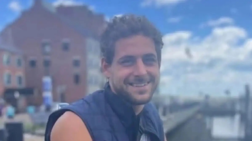 «Έφυγε κυνηγώντας το όνειρο του» λένε οι φίλοι του 33χρονου Γιάννη που χάθηκε στον Ατλαντικό, μνημόσυνο στη Μεσαρά την Κυριακή