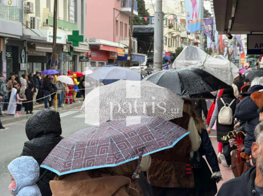 Με παρέλαση έπεσε η αυλαία του Ρεθεμνιώτικου Καρναβαλιού, δείτε βίντεο και φωτογραφίες