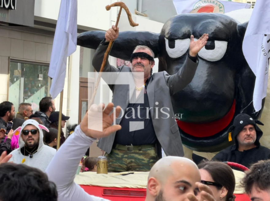 Με παρέλαση έπεσε η αυλαία του Ρεθεμνιώτικου Καρναβαλιού, δείτε βίντεο και φωτογραφίες