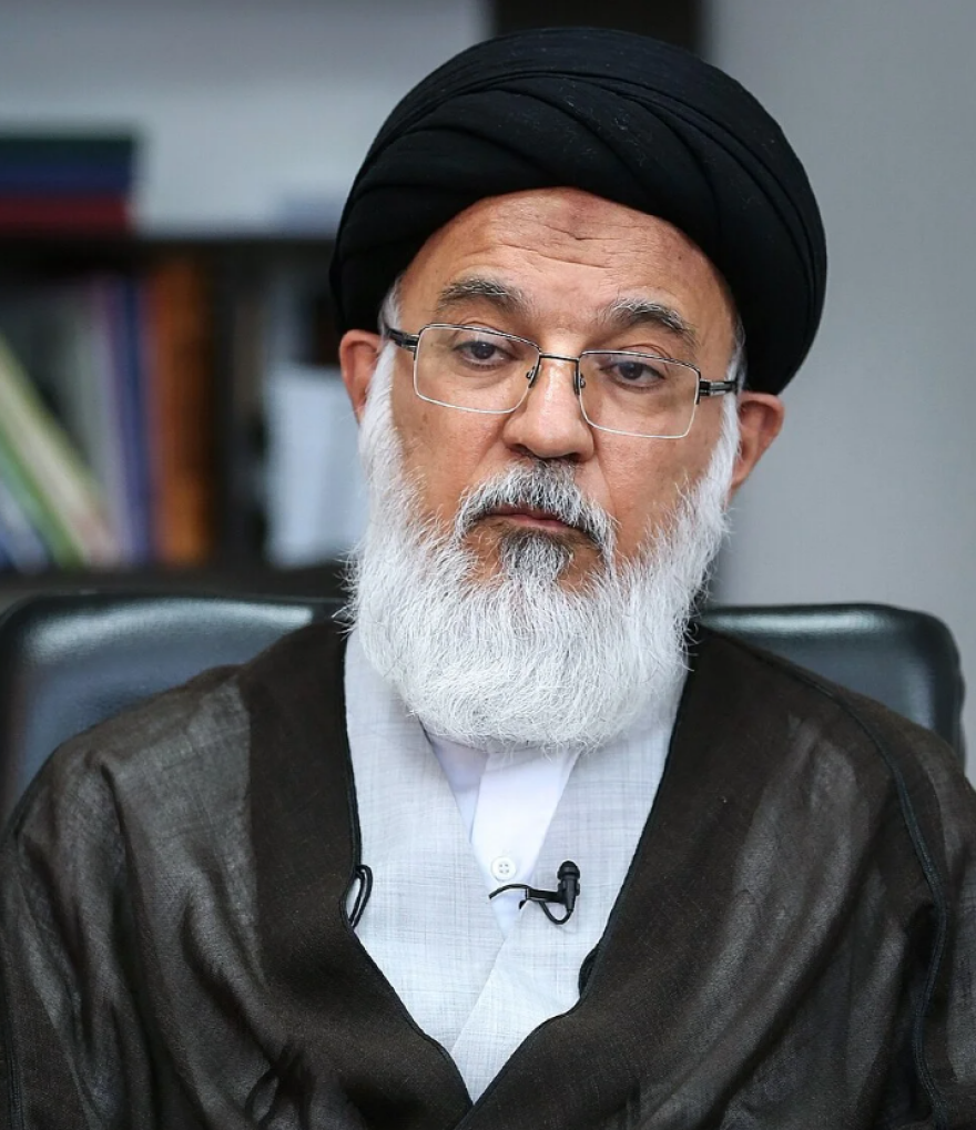 Η επόμενη μέρα στο Ιράν: Ο γιος του Χαμενεΐ ισχυρό φαβορί για τη διαδοχή του και ο Τραμπ που ξέρει αλλά δεν λέει