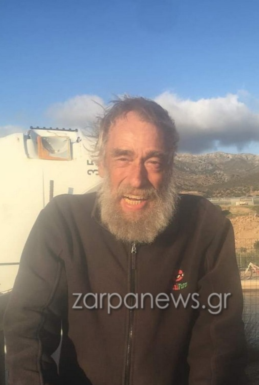 Η Μπέλλα των Χανίων: Ο σκύλος που έχασε την οικογένειά του και επιστρέφει καθημερινά στην αγαπημένη τους παραλία, βίντεο και φωτογραφίες
