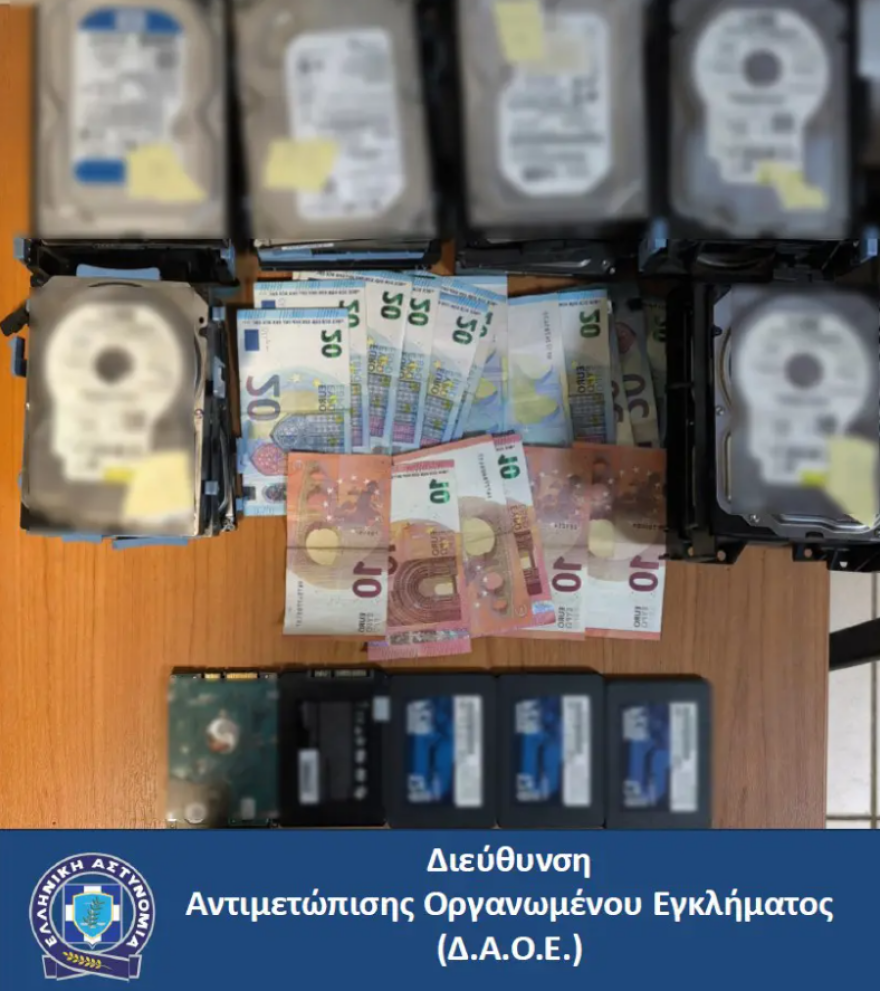 Τέσσερις συλλήψεις για «φρουτάκια» στη Θεσσαλονίκη