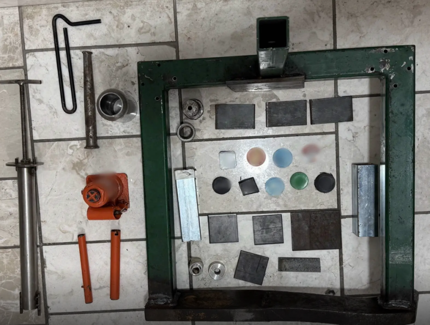 Δύο συλλήψεις στη Λαμία για ναρκωτικά και όπλα: Κατασχέθηκαν κοκαΐνη, όπλα και 6.250 ευρώ, δείτε φωτογραφίες