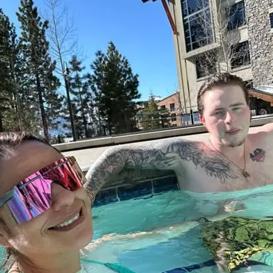 Σοκαριστική δολοφονία σε έπαυλη στις ΗΠΑ: Κληρονόμος εκατομμυρίων ο τρανς εραστης του θύματος