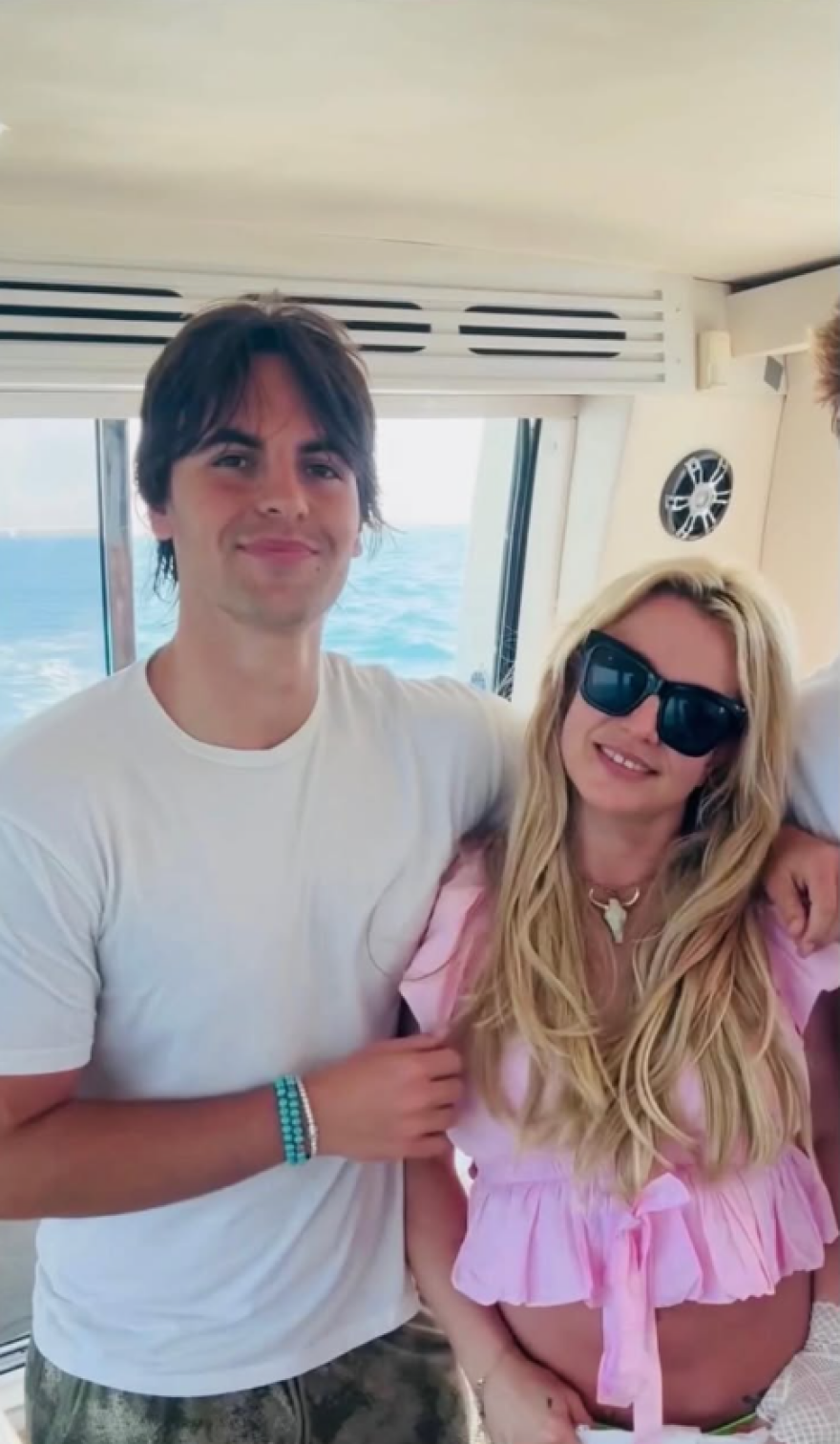 Η επανένωση της Μπρίτνεϊ Σπίαρς με τους γιους της μετά τη σύλληψη για οδήγηση υπό την επήρεια αλκοόλ