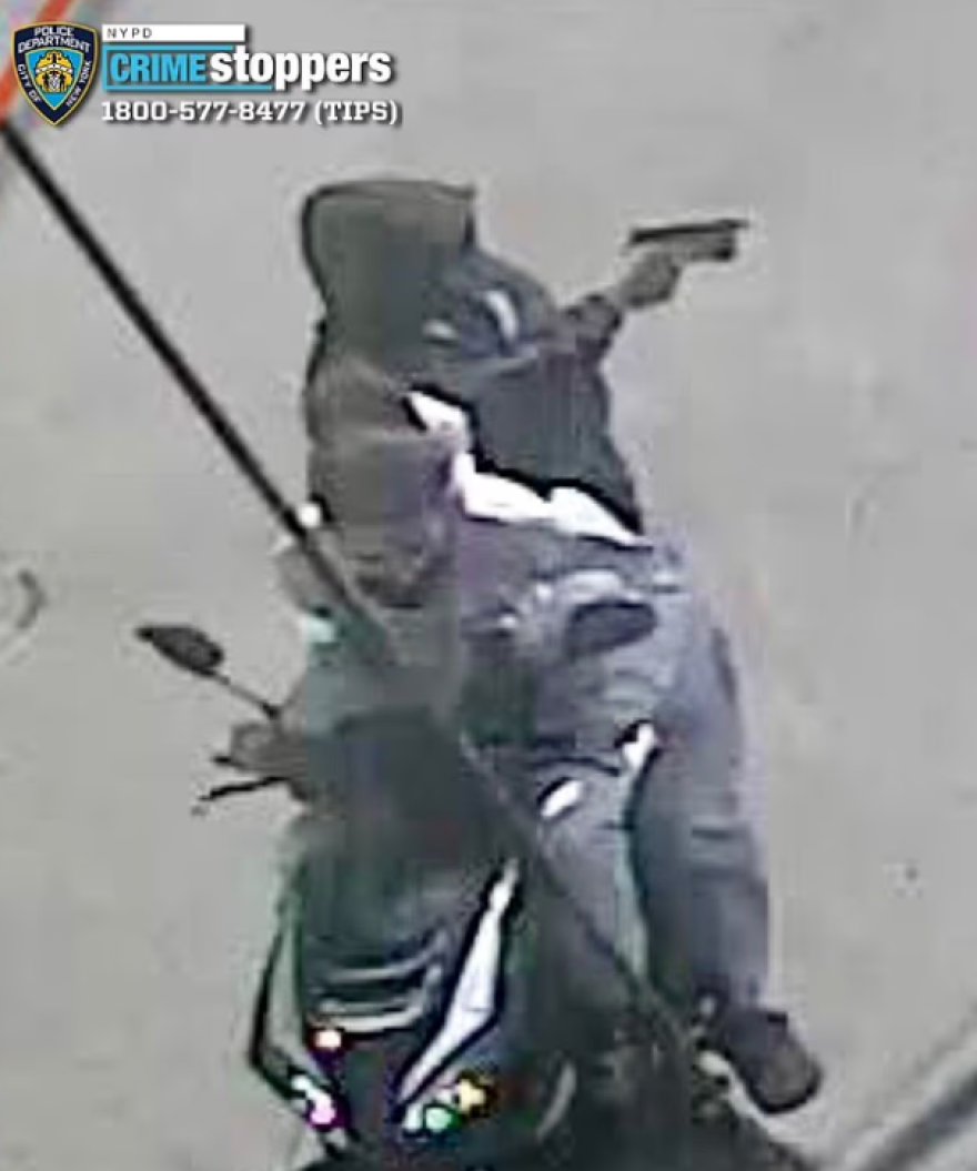 Νεκρό από αδέσποτη σφαίρα βρέφος 7 μηνών μέσα σε μίνι μάρκετ στη Νέα Υόρκη, το ξέσπασμα της μητέρας