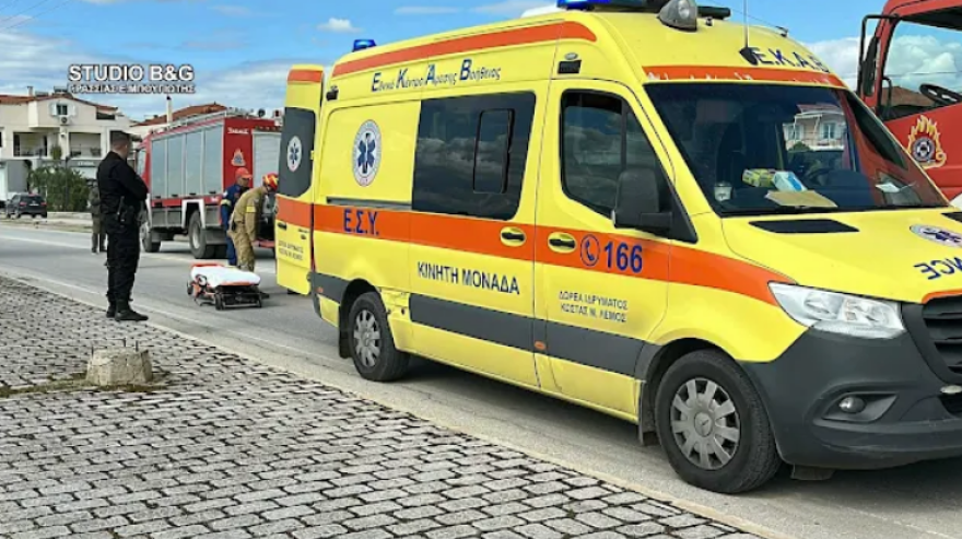 Σοβαρό τροχαίο στο Ναύπλιο, τραυματίστηκε οδηγός αυτοκινήτου