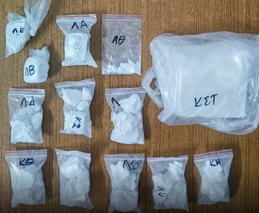 Συνελήφθη για διακίνηση ναρκωτικών και οπλοκατοχή στη Θεσσαλονίκη, κατασχέθηκαν κάνναβη και κοκαΐνη