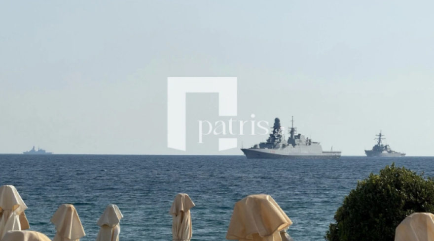 Πρωινός καφές με… θέα πολεμικά πλοία στη Σούδα, δείτε φωτογραφίες