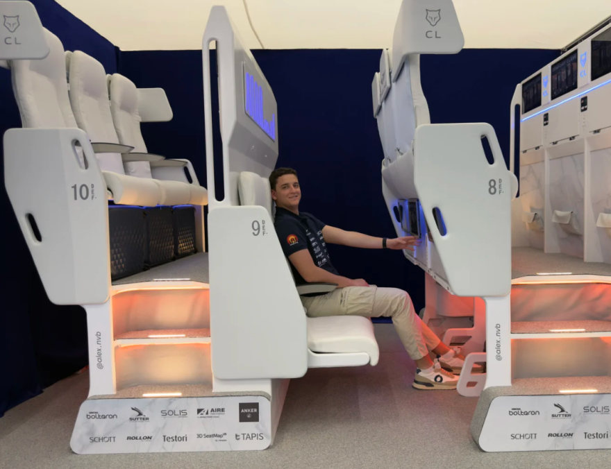 Διώροφα καθίσματα στα αεροπλάνα: Η πρόταση που χλευάστηκε, επανέρχεται και στοχεύει σε πιο άνετα και φθηνότερα ταξίδια