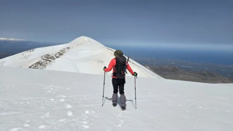 Τσούγκρισαν αυγά στην υψηλότερη κορυφή της Κρήτης, δείτε φωτογραφίες