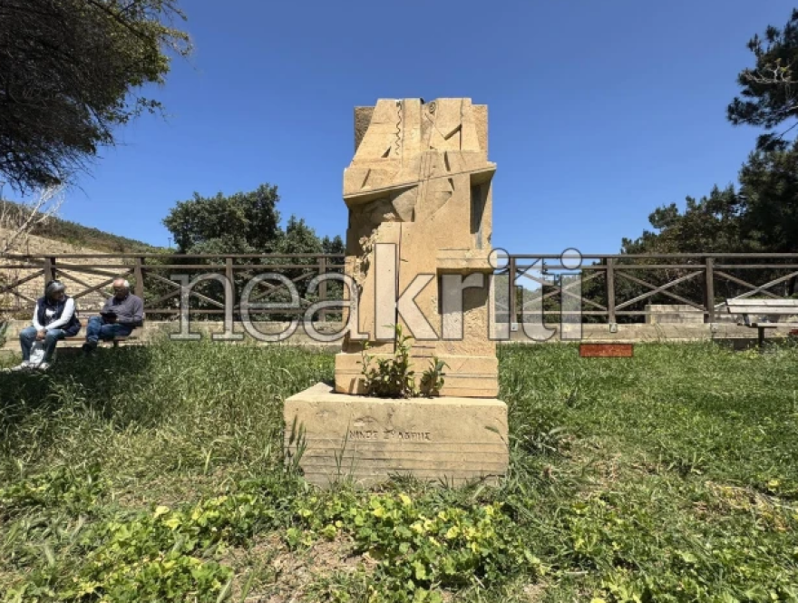 Αποκεφάλισαν την προτομή του Νίκου Ξυλούρη στο Ηράκλειο Κρήτης, δείτε βίντεο και φωτογραφίες