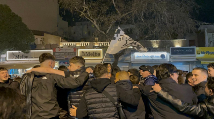 Έκρηξη χαράς στο Ηράκλειο μετά την νίκη του ΟΦΗ, ξεχύθηκαν στους δρόμους οι Κρητικοί, δείτε βίντεο και φωτογραφίες