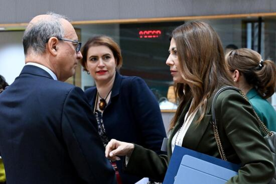 Ζαχαράκη: Η Ελλάδα πρωτοπορεί και θέτει αυστηρό πλαίσιο ηθικής και δεοντολογίας για την Τεχνητή Νοημοσύνη στα σχολεία