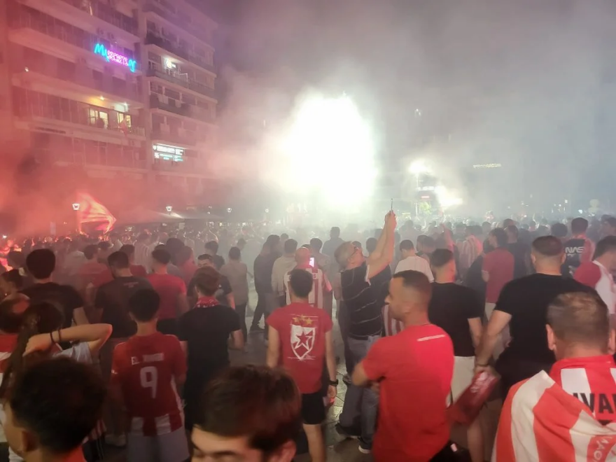 Από τη Λαμία μέχρι την Πάτρα κι από τη Σάμο έως το Ηράκλειο: «Πάρτι» σε όλη την Ελλάδα για την κατάκτηση της Euroleague από τον Ολυμπιακό, βίντεο και φωτογραφίες