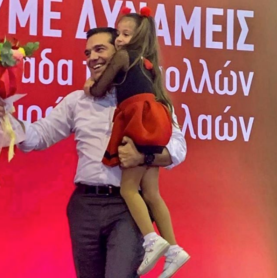 Το κορίτσι στα λευκά: Από την Αννούλα του Ανδρέα στην Ήρα του Τσίπρα