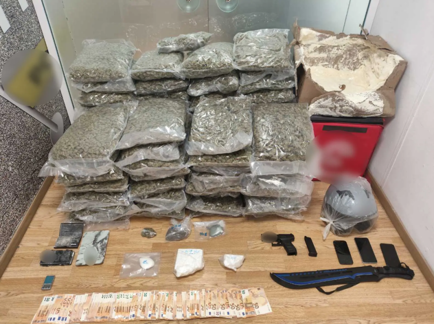 Έπιασαν 25χρονο με 76 κιλά skunk, θα έβγαζε 420.000 ευρώ από την διακίνηση των ναρκωτικών στην Αττική