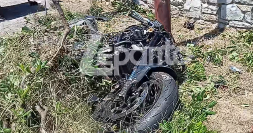 Σύγκρουση ΙΧ με μοτοσικλέτα στο Αντίρριο,  οδηγός εκσφενδονίστηκε 15 μέτρα