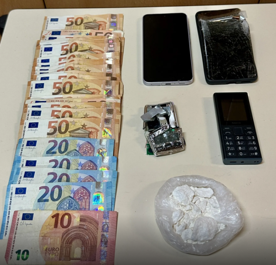  Δύο συλλήψεις για διακίνηση κοκαΐνης στο Ρέθυμνο, κατασχέθηκαν μετρητά και ζυγαριά