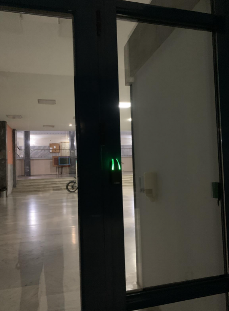 Βανδάλισαν το σύστημα ελεγχόμενου εισόδου στις φοιτητικές εστίες του ΑΠΘ, δείτε φωτογραφίες
