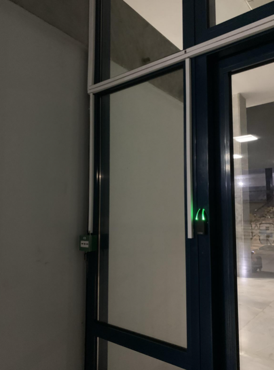 Βανδάλισαν το σύστημα ελεγχόμενου εισόδου στις φοιτητικές εστίες του ΑΠΘ, δείτε φωτογραφίες