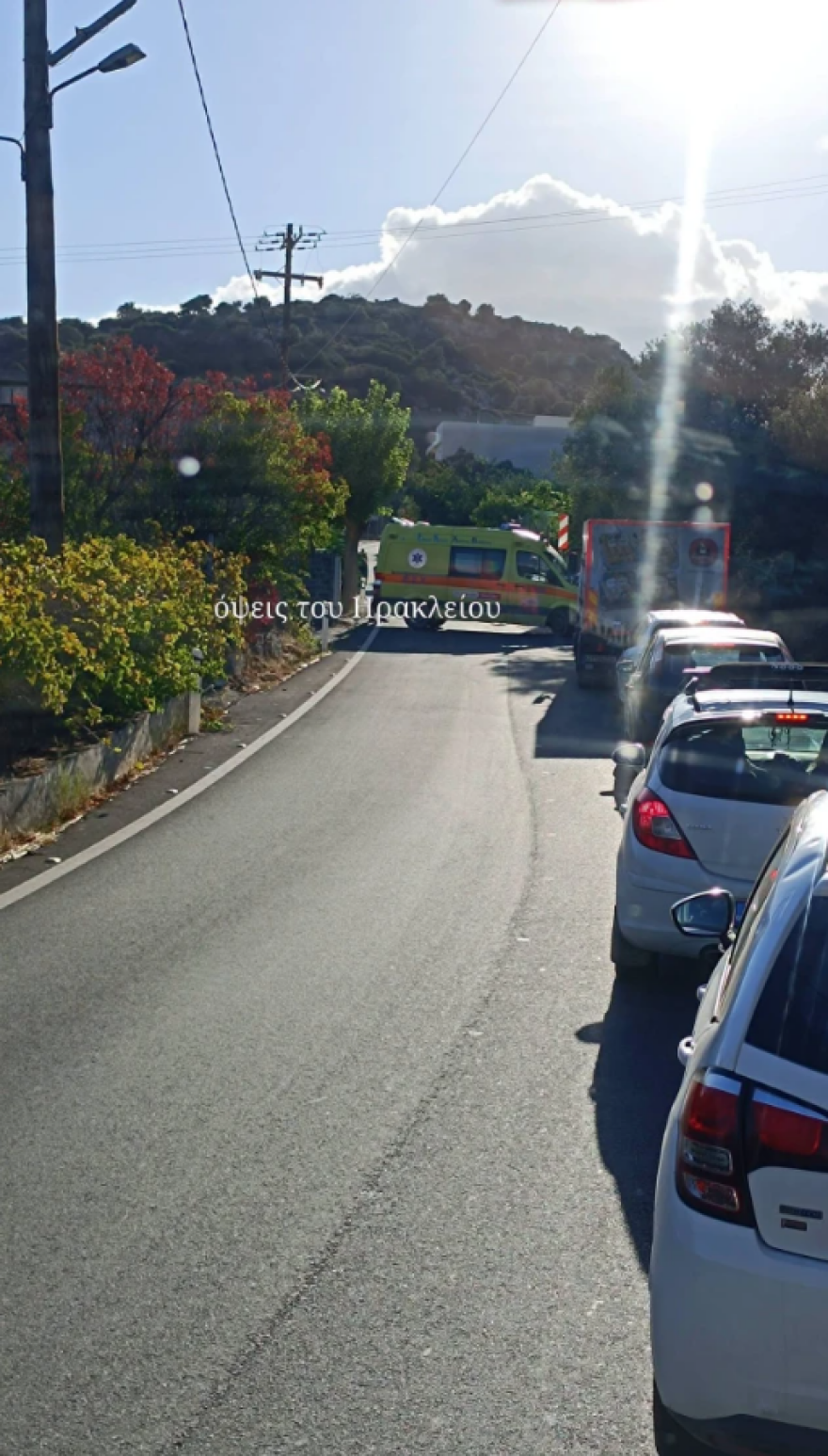 Ανατράπηκε αυτοκίνητο με μητέρα και 7χρονο παιδί σε παρακαμπτήριο δρόμο του ΒΟΑΚ, μεταφέρθηκαν τραυματισμένοι στο νοσοκομείο