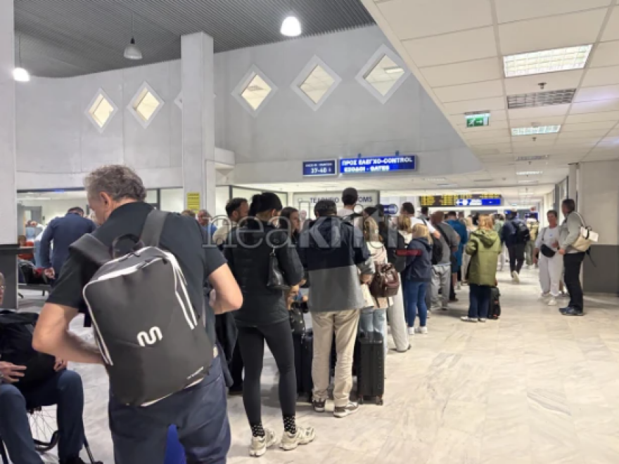 Μήνυμα του 112 σε ολόκληρη την Κρήτη για την κακοκαιρία: Πλημμύρισαν δρόμοι, υπερχείλισε χείμαρρος στα Ζωνιανά, προβλήματα και στις πτήσεις