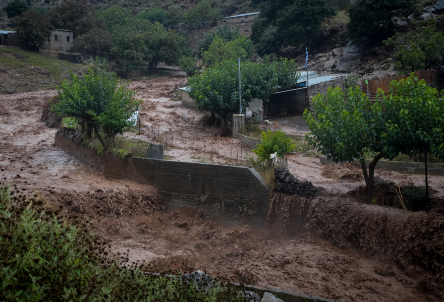 Στη δίνη της κακοκαιρίας βρίσκεται η Κρήτη: Κρανίου τόπος τα Ζωνιανά, εικόνες Αποκάλυψης στον Προφήτη Ηλία, καταστράφηκαν περιουσίες, βίντεο και φωτογραφίες
