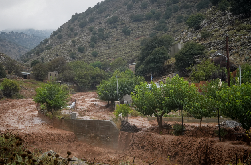 Στη δίνη της κακοκαιρίας βρίσκεται η Κρήτη: Κρανίου τόπος τα Ζωνιανά, εικόνες Αποκάλυψης στον Προφήτη Ηλία, καταστράφηκαν περιουσίες, βίντεο και φωτογραφίες