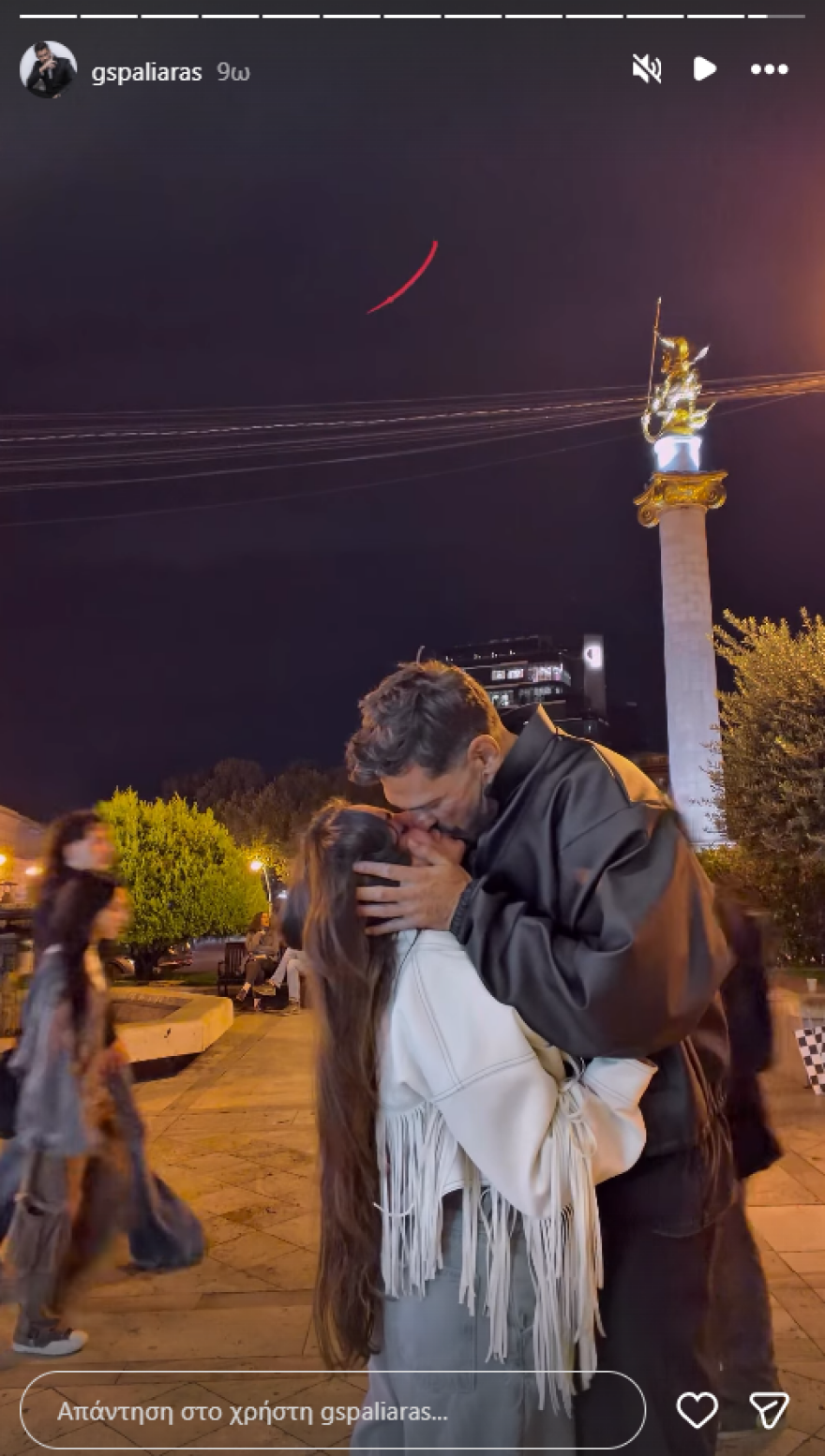 Ο Γιάννης Σπαλιάρας ταξίδεψε στη Γεωργία για να δει τη σύντροφό του: Τα φιλιά και οι αγκαλιές στην Τιφλίδα
